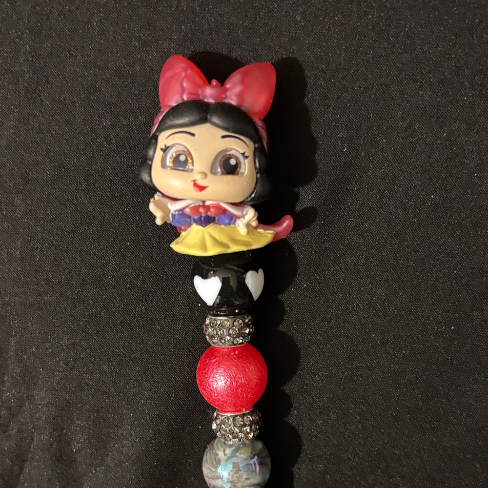 Handmade Disney Doorable Snow White Pen - Picture 3 of 5